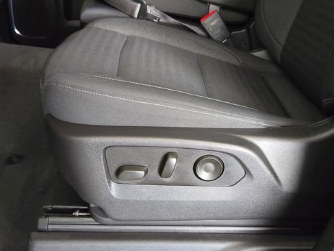 Used 2023 Chevrolet Silverado 1500 LT AWD/4WD image 25