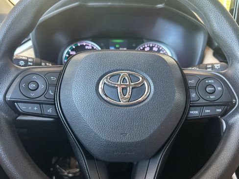 Certified 2021 Toyota RAV4 XLE AWD/4WD image 27