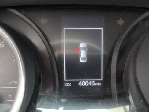 Used 2022 Toyota Camry LE FWD image 9