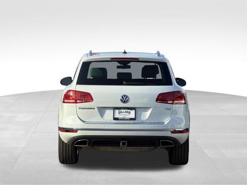 Used 2016 Volkswagen Touareg Executive AWD/4WD image 8