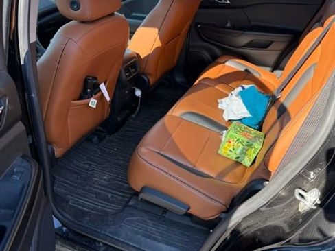 Used 2017 GMC Acadia SLT image 9