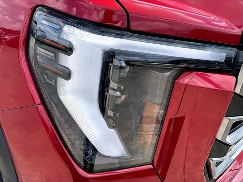 Used 2024 GMC Sierra 3500 AT4 w/ AT4 Premium Plus Package image 28