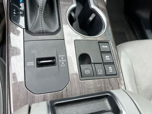 Used 2023 Toyota Highlander Limited AWD/4WD image 10
