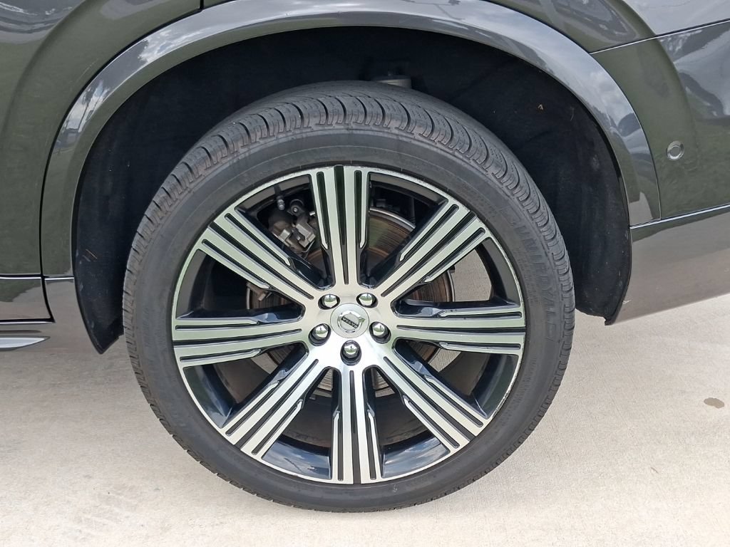 Used 2024 Volvo XC90 B5 Plus AWD/4WD image 4