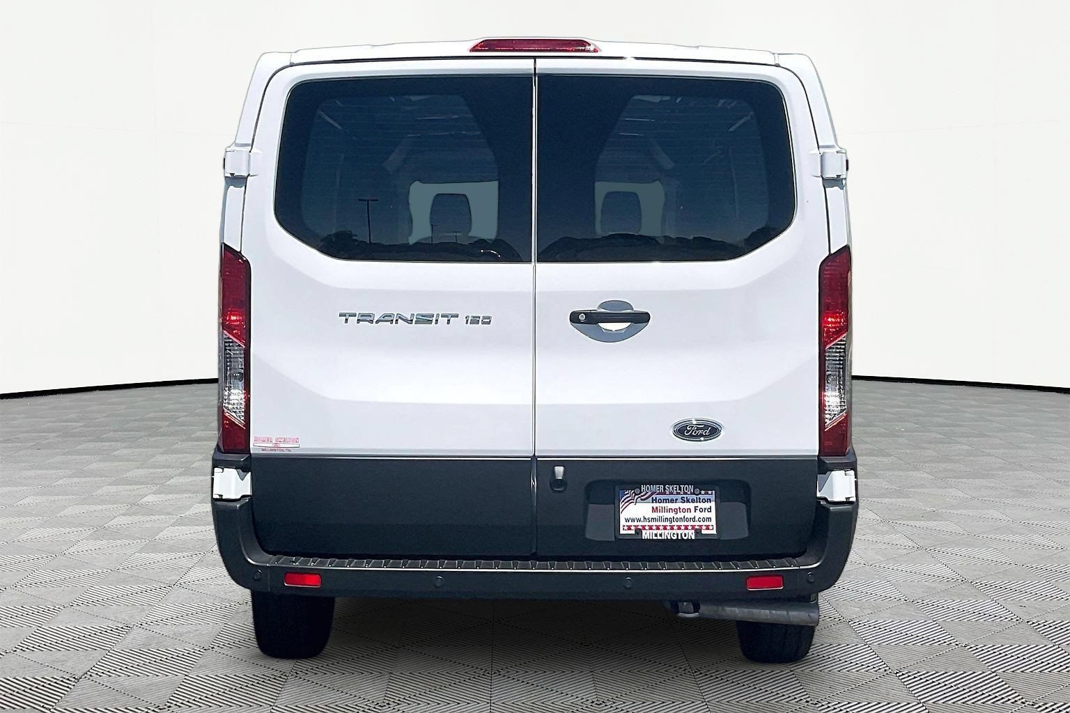 Used 2025 Ford Transit 150 Low Roof RWD image 4