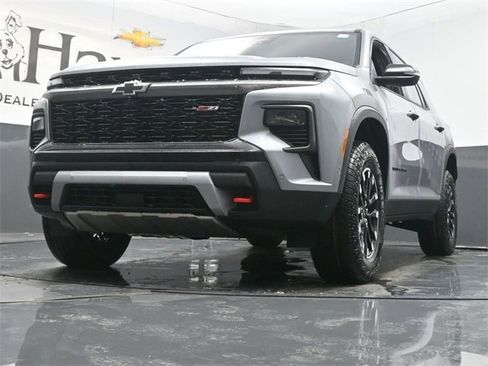 New 2026 Chevrolet Traverse Z71 w/ Enhanced Driving Package image 4