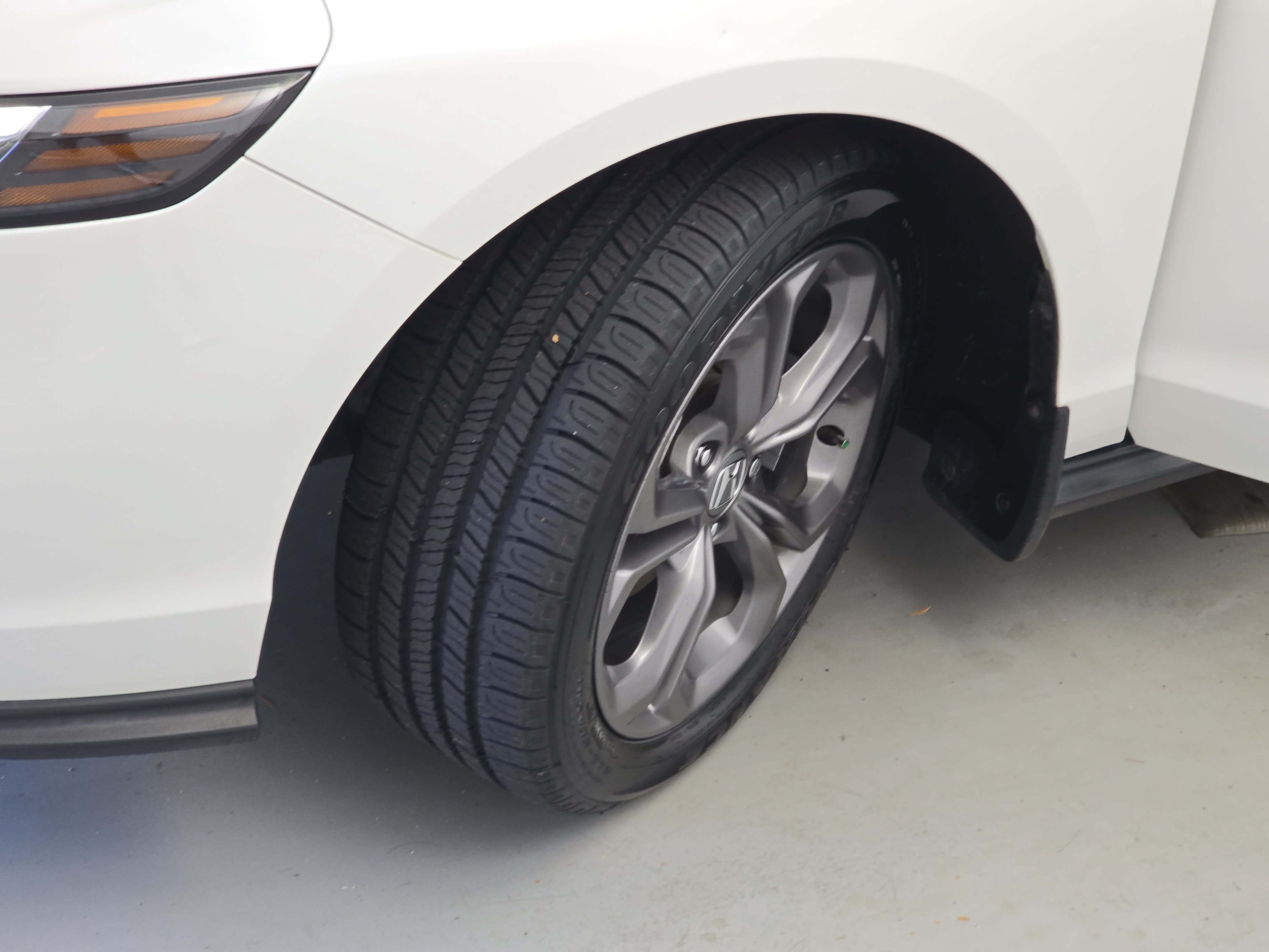 Used 2024 Honda Accord EX image 31
