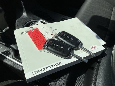 Used 2017 Kia Sportage LX AWD/4WD image 22
