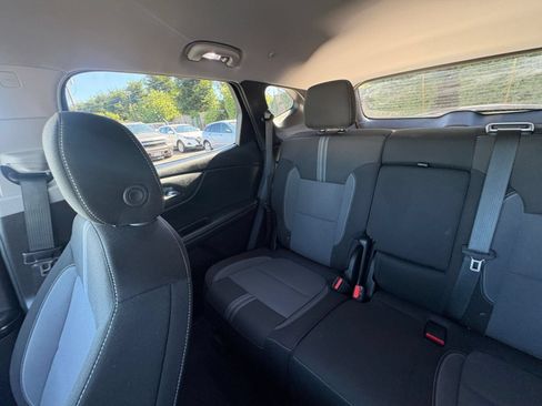 Used 2025 Chevrolet Blazer LT FWD image 41