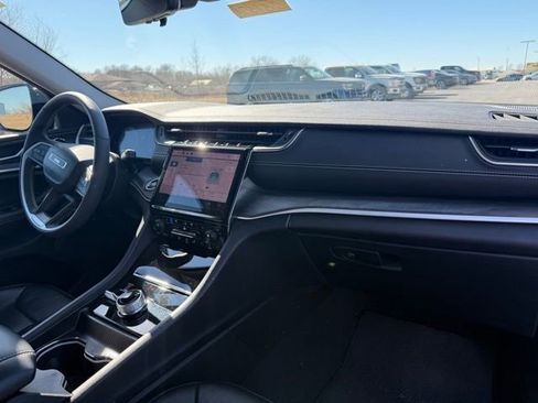 Used 2024 Jeep Grand Cherokee Limited w/ Luxury Tech Group II image 14