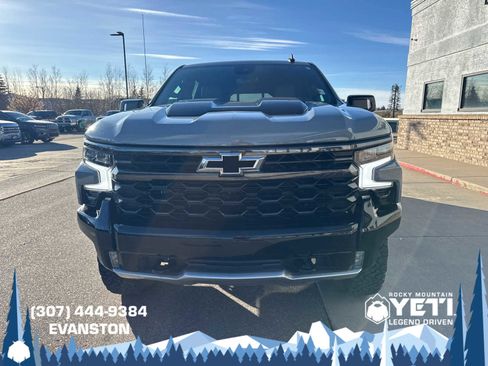 Used 2024 Chevrolet Silverado 1500 ZR2 w/ Technology Package image 8