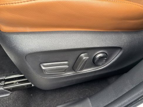 Used 2023 Toyota Highlander Platinum image 22