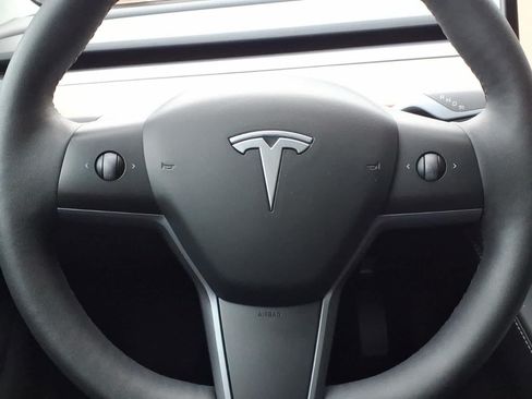 Used 2023 Tesla Model 3 Standard Range RWD image 19