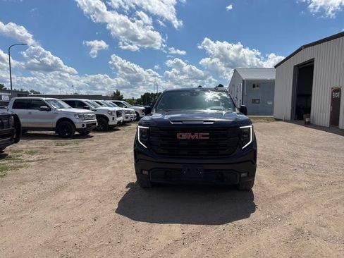 Used 2024 GMC Sierra 1500 Elevation w/ Preferred Package AWD/4WD image 4