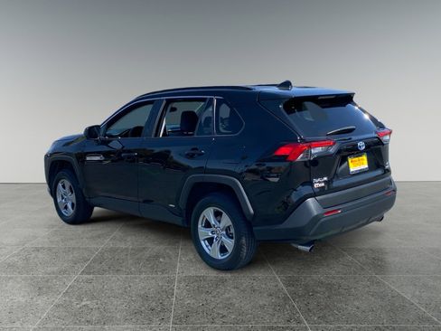 Used 2024 Toyota RAV4 LE AWD/4WD image 3