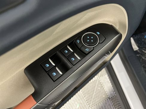 New 2025 Ford Maverick Lariat w/ 4K Tow Package image 15