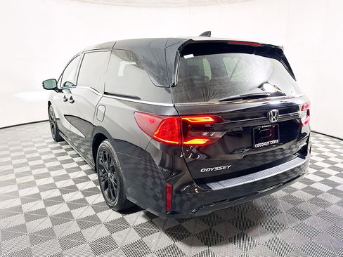 Used 2025 Honda Odyssey Sport-L image 5