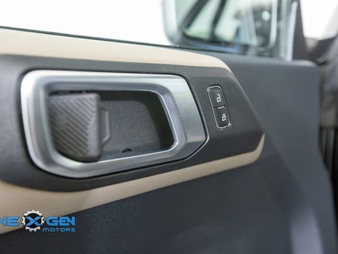 Used 2024 Ford Bronco Wildtrak AWD/4WD image 12