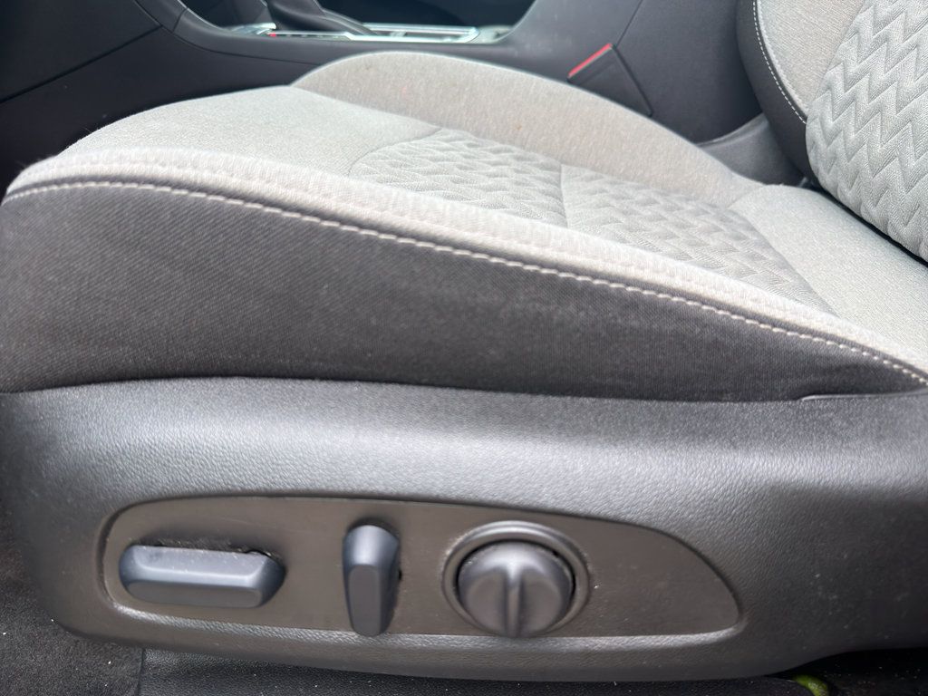 Used 2024 Chevrolet Equinox LT AWD/4WD image 14