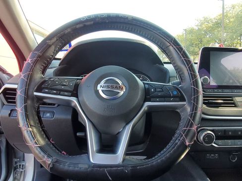 Used 2022 Nissan Altima 2.5 SV w/ SV Premium Package FWD image 14