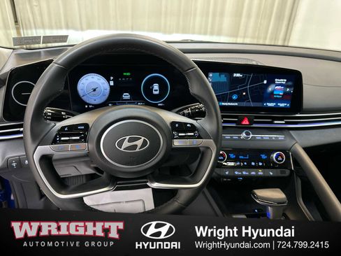 Certified 2025 Hyundai Elantra SEL image 19