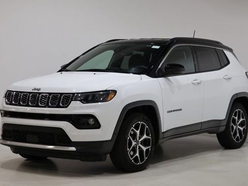 Used 2025 Jeep Compass Limited AWD/4WD image 3