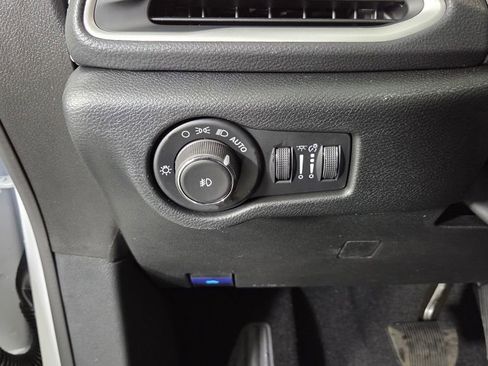 New 2026 Chrysler Pacifica Select image 20