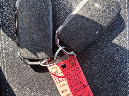 Used 2023 Kia Sportage SX image 14