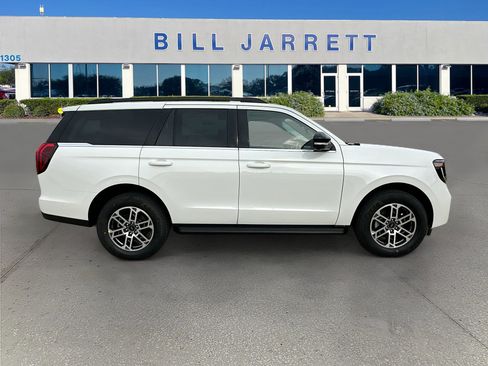 New 2026 Ford Expedition Active RWD image 3