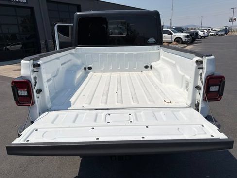 Used 2022 Jeep Gladiator Overland w/ Popular Equipment Package AWD/4WD image 8