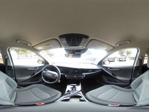 Used 2026 Kia Niro LX FWD image 41