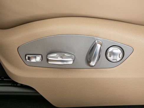 New 2026 Porsche Macan AWD/4WD image 23