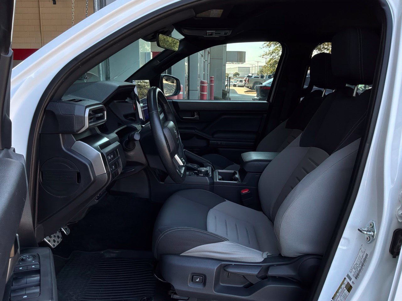 Used 2025 Toyota Tacoma TRD Sport AWD/4WD image 12
