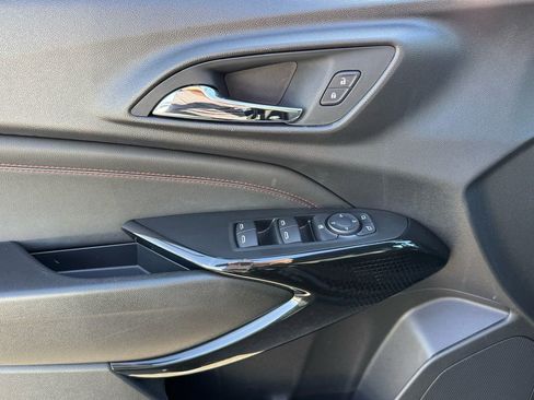 Used 2025 Chevrolet Trax RS w/ Driver Confidence Package image 12