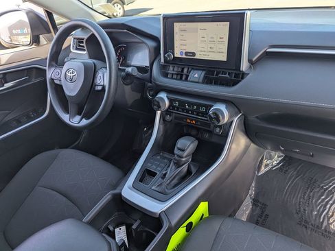 Used 2025 Toyota RAV4 XLE image 32
