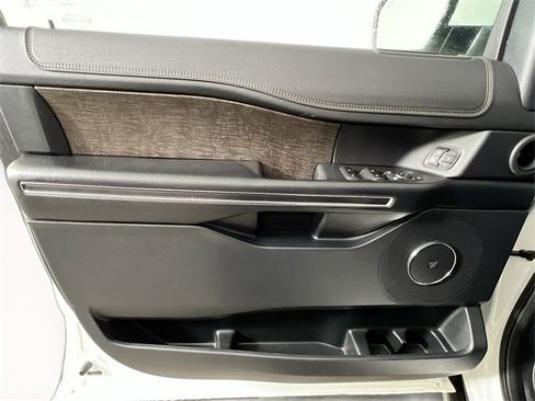 Used 2021 Ford Expedition Max Limited image 34
