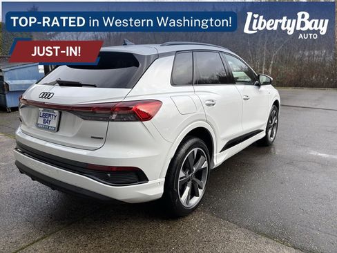 Used 2023 Audi Q4 e-tron Premium Plus image 8