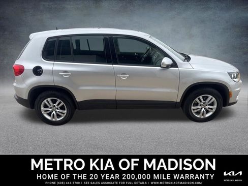 Used 2013 Volkswagen Tiguan S image 7