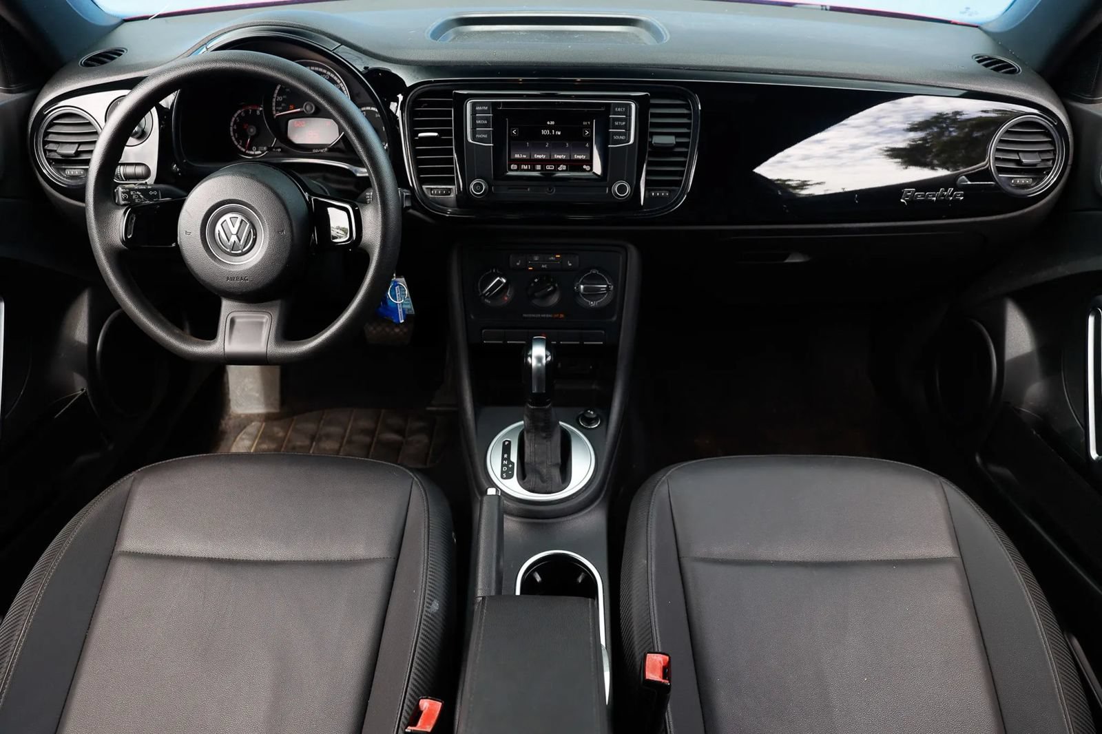 Used 2016 Volkswagen Beetle 1.8T FWD image 2