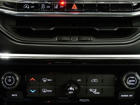 New 2026 Jeep Compass Latitude image 19