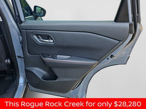 Used 2025 Nissan Rogue SV AWD/4WD image 38