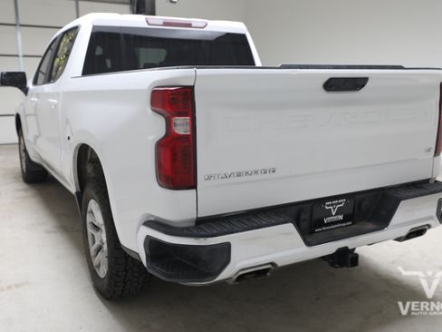 Used 2023 Chevrolet Silverado 1500 LT w/ Z71 Off-Road Package AWD/4WD image 2