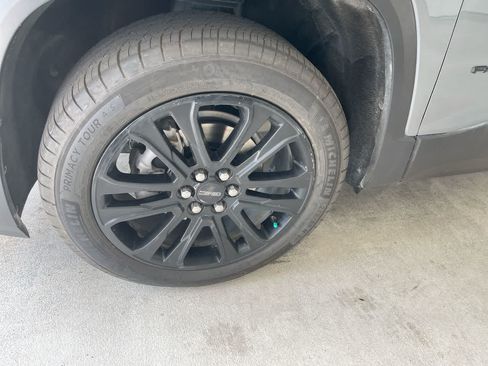 Used 2021 GMC Acadia SLE w/ Elevation Edition AWD/4WD image 10