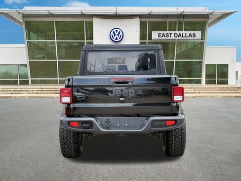 Used 2023 Jeep Gladiator Sport AWD/4WD image 4