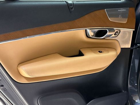 Used 2017 Volvo XC90 T6 Inscription w/ Vision Package image 40