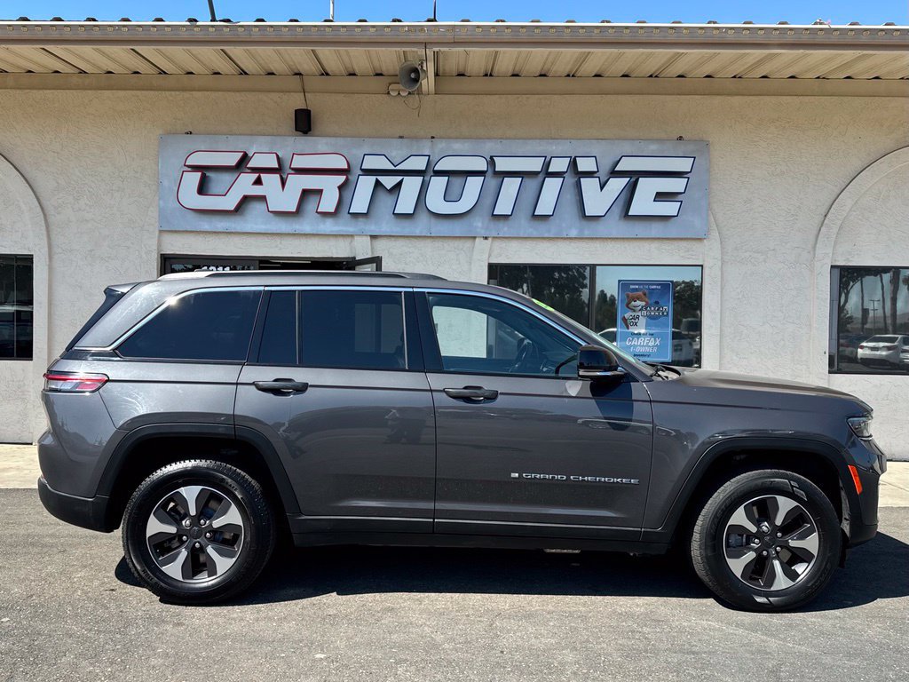 Used 2024 Jeep Grand Cherokee Limited 4xe AWD/4WD image 3