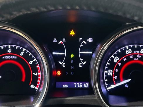 Used 2013 Toyota Highlander Limited image 23