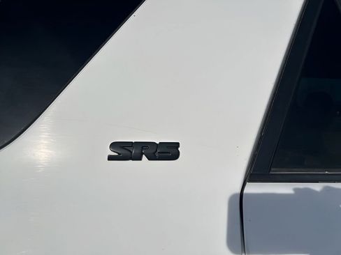 Used 2014 Toyota 4Runner SR5 image 14