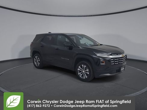 Used 2026 Chevrolet Equinox LT AWD/4WD image 3