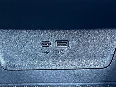 New 2026 Chevrolet Equinox LT w/ Convenience Package II image 23